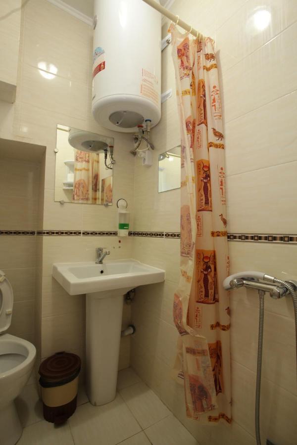 Sukhum City Mini Hotel Sukhumi Bagian luar foto