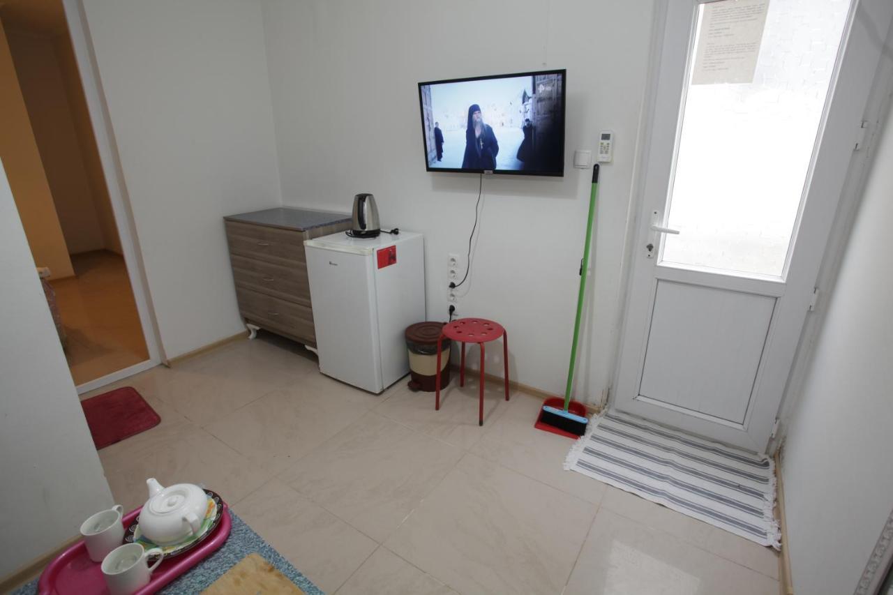 Sukhum City Mini Hotel Sukhumi Bagian luar foto