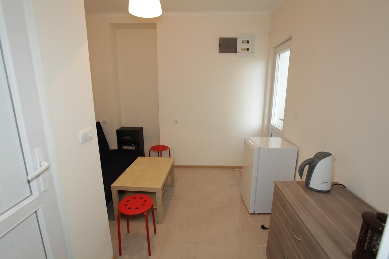 Sukhum City Mini Hotel Sukhumi Bagian luar foto